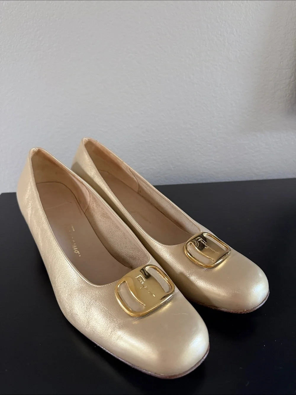 Salvatore Ferragamo gold metallic leather low-heel pump shoes